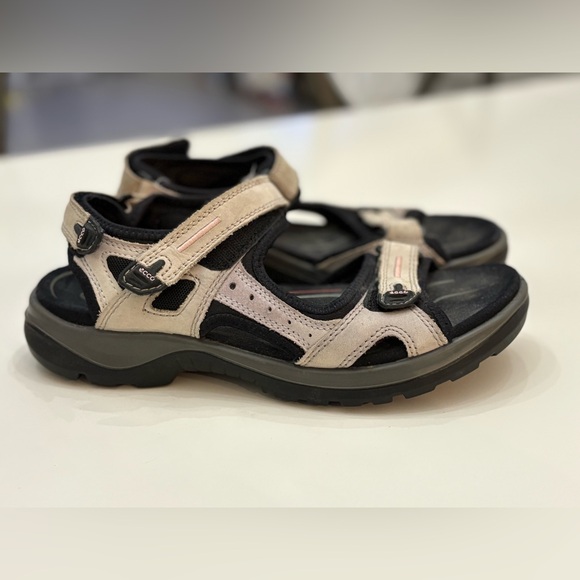 ECCO Women's Black and Cream Sandals - Picture 2 of 12